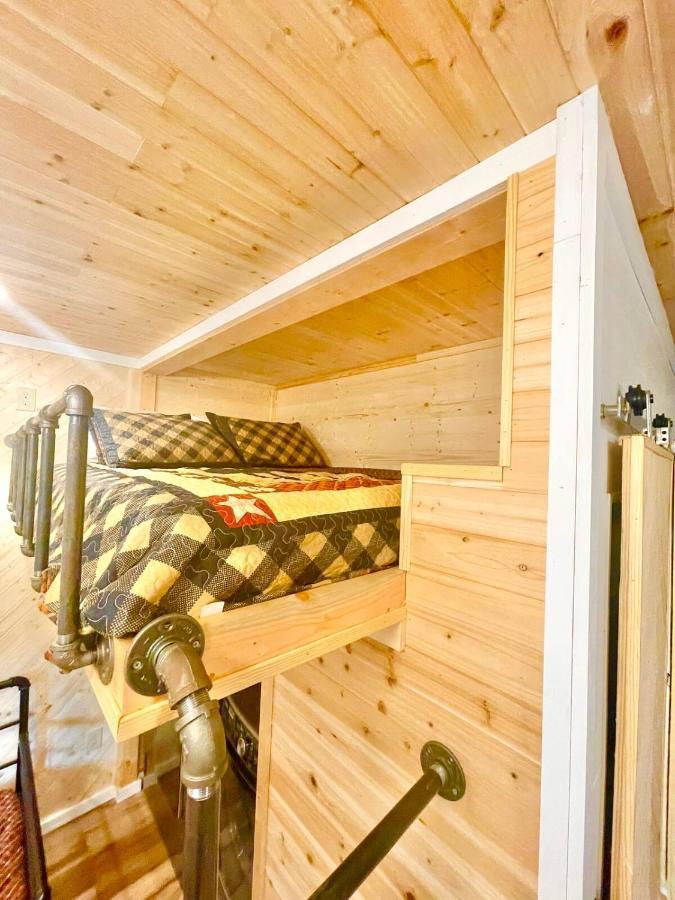 New Tiny Cabin Hot Tub Firepit Fenced Yard Sevierville Zewnętrze zdjęcie