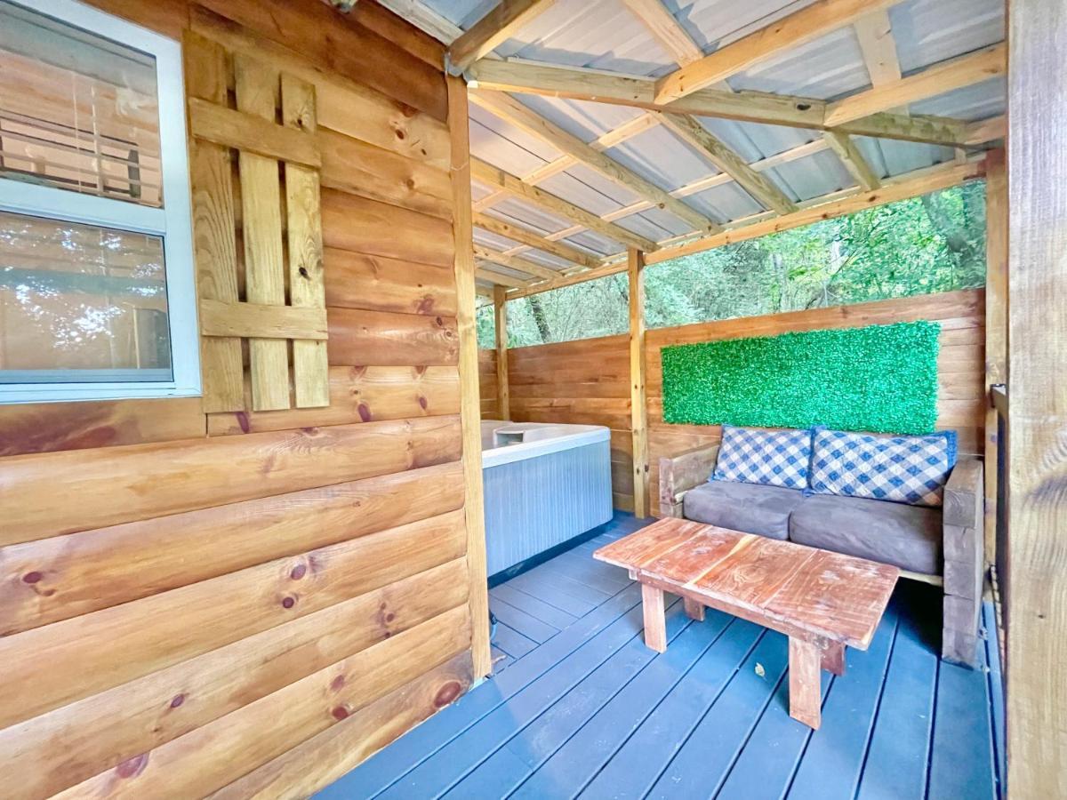 New Tiny Cabin Hot Tub Firepit Fenced Yard Sevierville Zewnętrze zdjęcie