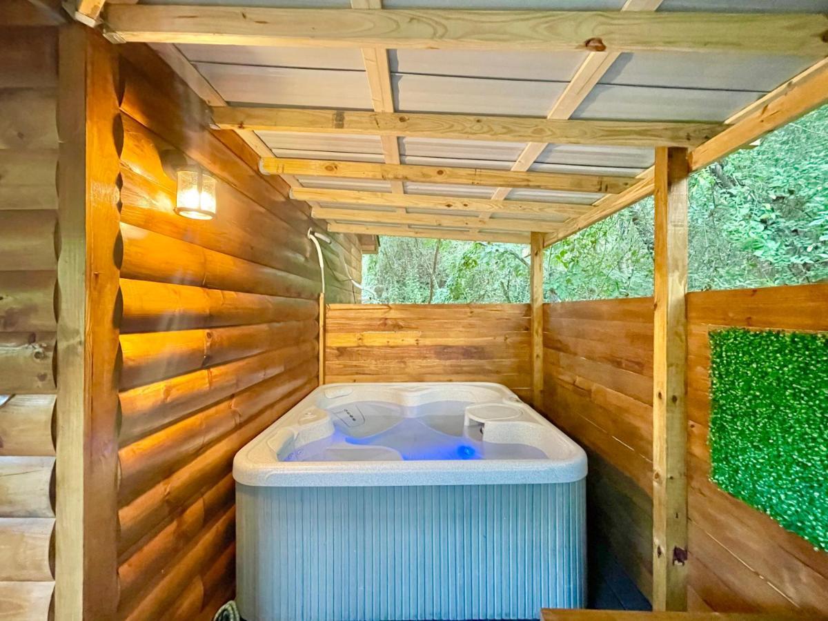New Tiny Cabin Hot Tub Firepit Fenced Yard Sevierville Zewnętrze zdjęcie