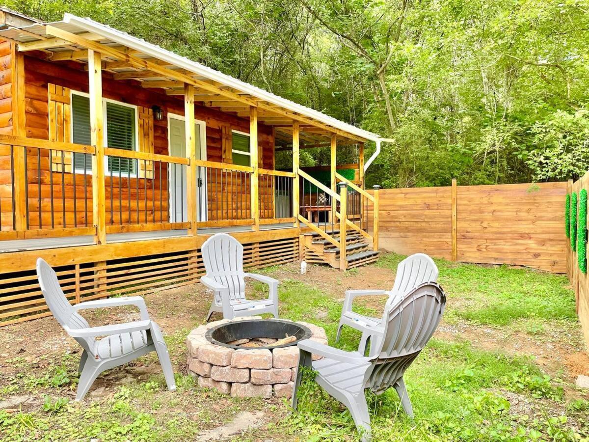 New Tiny Cabin Hot Tub Firepit Fenced Yard Sevierville Zewnętrze zdjęcie