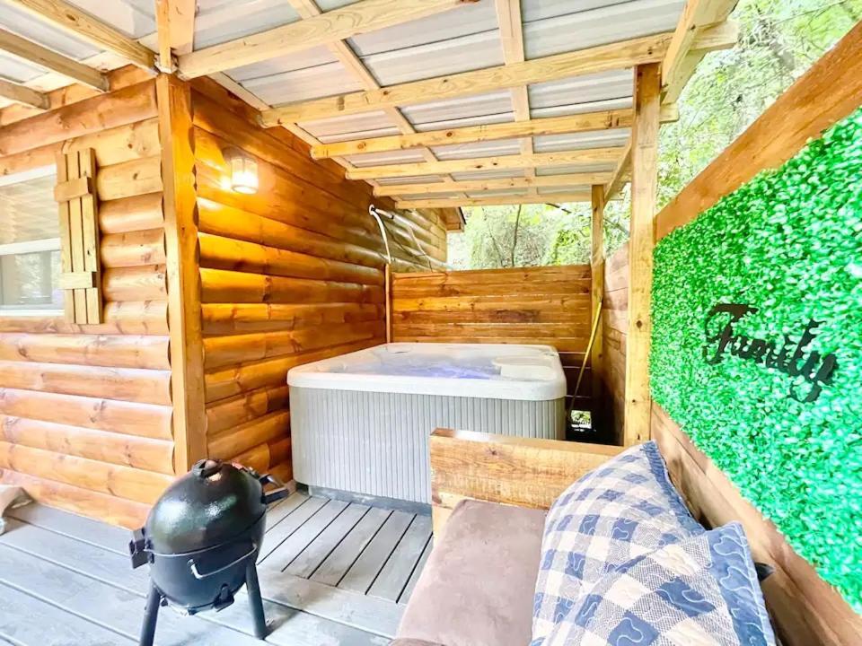 New Tiny Cabin Hot Tub Firepit Fenced Yard Sevierville Zewnętrze zdjęcie